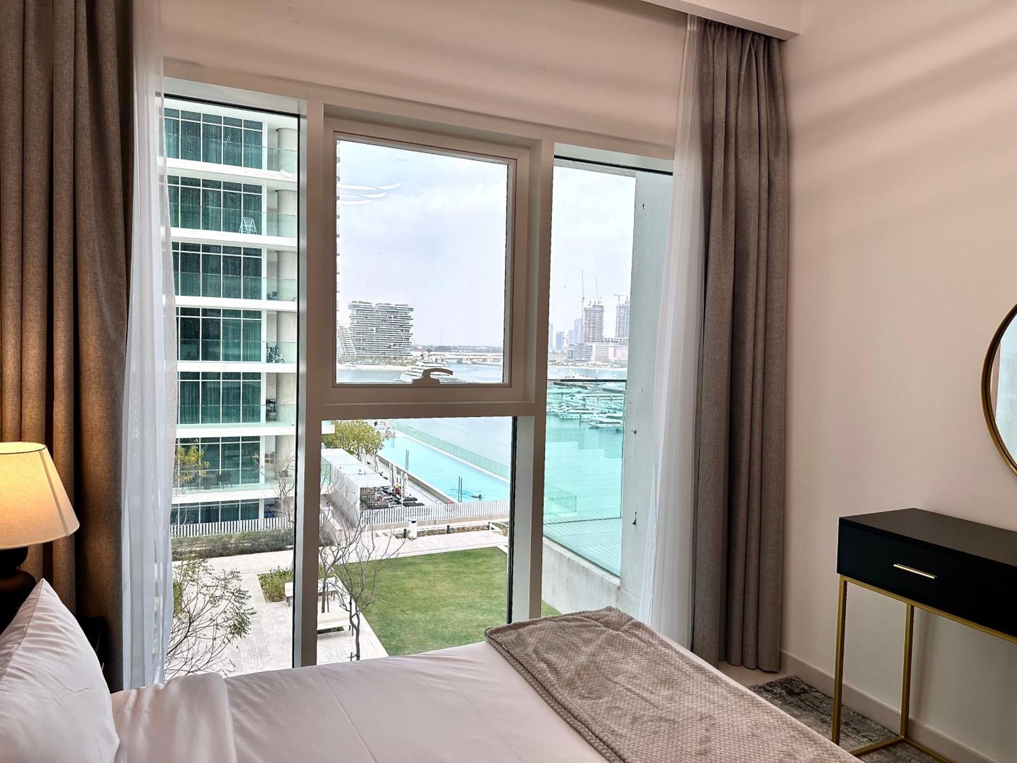 Апартаменты Lux Bnb I Sun Rise Bay I Palm & Sea View Дубай Экстерьер фото
